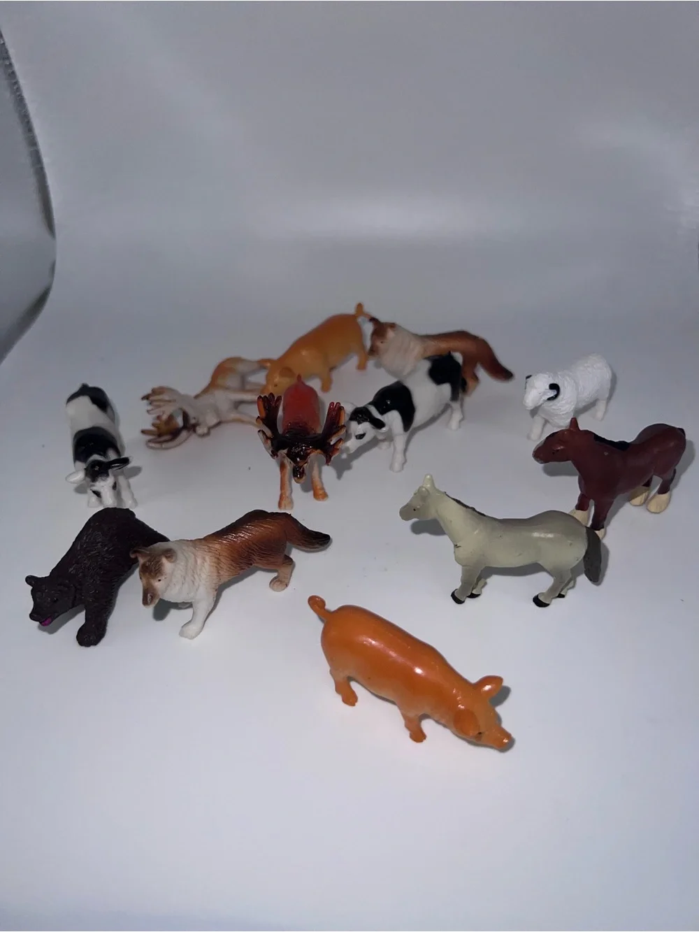 Assorted Small Plastic Animal Toy Set - Mixed Colors